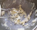 A picture of step 3 of Raisin Muffins.