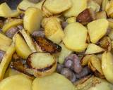 Куриные сердечки, тушеные с картофелем и грибами в сырном соусе