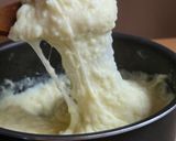 Foto del paso 4 de la receta: Aligot, todo lo rico reunido en un plato: papa, queso, ajo, manteca, crema de leche y pimienta 🇫🇷
