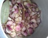 A picture of step 1 of Matar makhana curry.