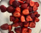 A picture of step 1 of Strawberry Shake.