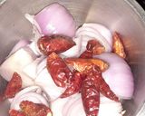 प्याज़ मिर्ची चटनी (pyaz mirchi chutney recipe in Hindi) रेसिपी चरण 2 फोटो