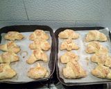 Foto del passaggio 15 della ricetta Cornetti salati di pasta brioche farciti 🎄⭐