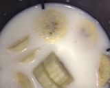 A picture of step 2 of Banana smoothie.
