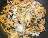 A picture of step 4 of Full of Fiber Burdock Root & Hijiki Fried Brown Rice.