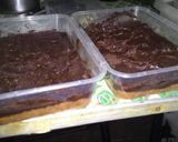 A picture of step 5 of Pick-Me-Up No Bake Chocolate Cheesecake.