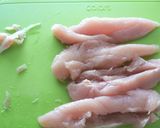 A picture of step 1 of Chinese-Style Steamed Chicken Salad.
