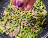 Foto del paso 7 de la receta 22. Revuelto de espárragos y champiñones