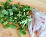 A picture of step 2 of 🌱 Quick Vegetarian Bún Bò Huế with Soup Cubes.