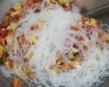 Foto langkah ke 3 dari resep Soun Goreng Campur Kulit Melinjo.