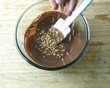 Foto langkah ke 8 dari resep Kue Kering Nyoklat Balut Kacang.