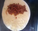 A picture of step 4 of Spicy beef wrap.