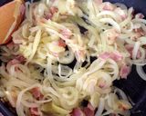 A picture of step 3 of Schwäbisch Zwiebelkuchen (Southern German Onion Tart).