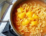 A picture of step 7 of HOT🌞CREAMY SAMYANG CHICKEN NOODLE.