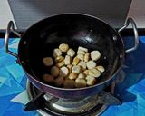 A picture of step 1 of Chicken Farfalle.