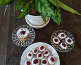 A picture of step 5 of Runeberg cake.