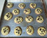 Foto langkah ke 7 dari resep Vanilla chocochips cookies.