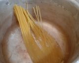 Foto langkah ke 2 dari resep Spaghetti Aglio Olio.
