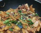 A picture of step 9 of Garlic honey chilli potato.