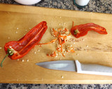 Foto del paso 1 de la receta: Pimientos rojos rellenos (de Padrón)