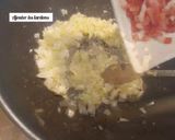 Une image de l'étape 5 de Poêlée de choux de Bruxelles aux lardons et parmesan.