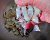 Foto del paso 4 de la receta: Calamares en su tinta con un toque de pasta de curry verde