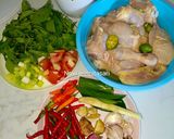 Foto langkah ke 1 dari resep Ayam woku kemangi.