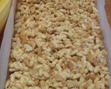 A picture of step 5 of Rice Cereal Bars with Peanut Butter.