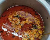 A picture of step 4 of Sukha Chicken and chicken curry(tambda rassa, Maharashtra lunch).