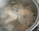 Foto langkah ke 1 dari resep Sop Ayam (goreng) Sederhana.