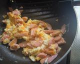 A picture of step 3 of Rice Bowl with Fish Sausage in Scrambled Eggs.