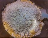 A picture of step 5 of Candied Chestnut Poundcake.
