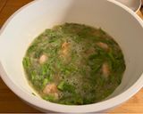 Foto del paso 5 de la receta: Tortilla de espárragos trigueros con gambas