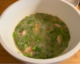 Foto del paso 5 de la receta: Tortilla de espárragos trigueros con gambas