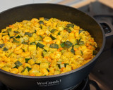 Foto del paso 4 de la receta: Arroz con gambas y calabacín al curry de cerveza