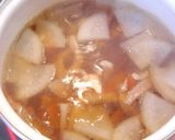 A picture of step 2 of Ozoni (Mochi Soup).