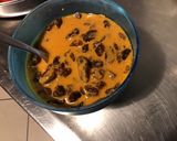 Une image de l'étape 2 de Salade iceberg et tomates aux raisins marinés sauce tomates séchées.