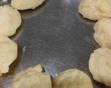 A picture of step 5 of Dahi bhalla.