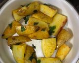 Foto del paso 3 de la receta: Papas rústicas en microondas 👌