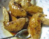A picture of step 4 of Rich Garlic Flavor Fried Chicken Wings in Sweet-Savory Sauce.