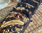 Foto langkah ke 8 dari resep Banana Choco Cheesecake.
