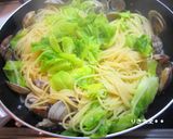 A picture of step 5 of Spring Cabbage & Manila Clam Soup Pasta.