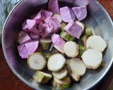 सुरती उंधीयु पुरी (Surti Undhiyu Puri Recipe In Marathi) रेसिपी स्टेप 1 फोटो 
