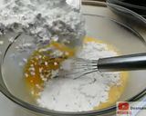 Foto langkah ke 6 dari resep Bolu Karamel atau Bolu Sarang Semut.