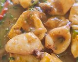 Foto del paso 7 de la receta: Chipirones y pechuga de pollo en salsa