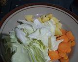 Foto langkah ke 3 dari resep Sayur sop kilat simple.