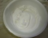 A picture of step 3 of White Roll Cake with White Chocolate.