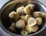 A picture of step 2 of Chestnut Rice Made with Mochi Rice (Okowa) Made in a Rice Cooker.