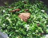 A picture of step 4 of Lasuni methi or Garlic methi.