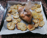 Foto del paso 7 de la receta: Salmón marinado con patatas especiadas al horno